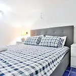 My House Carlo III Square